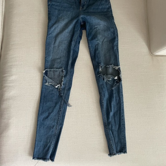 H&M skinny ripped jeans - Picture 1 of 6